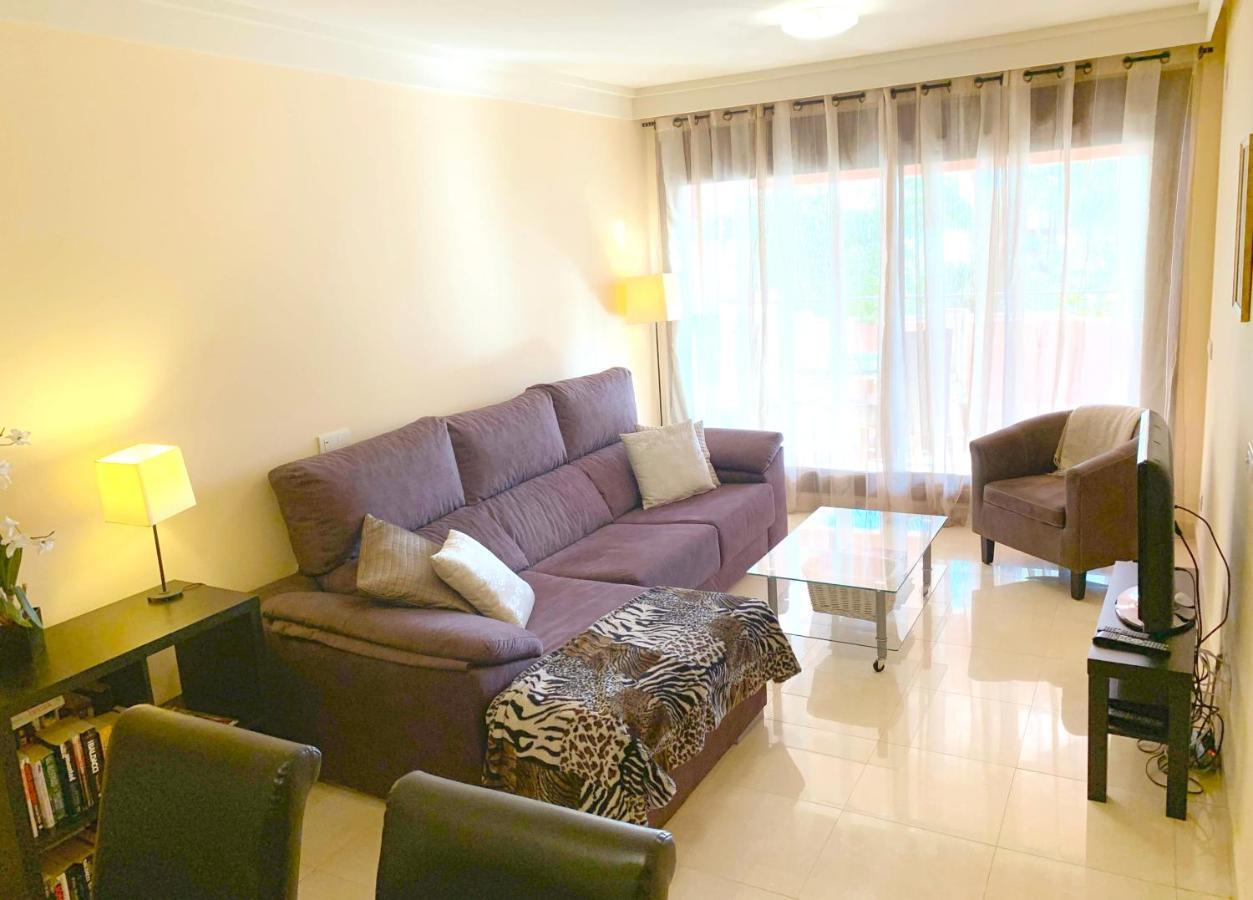 Salinas. Apartment For 4. Terrace/Parking/Pools/Gym/4Mins Beach Estepona Dış mekan fotoğraf