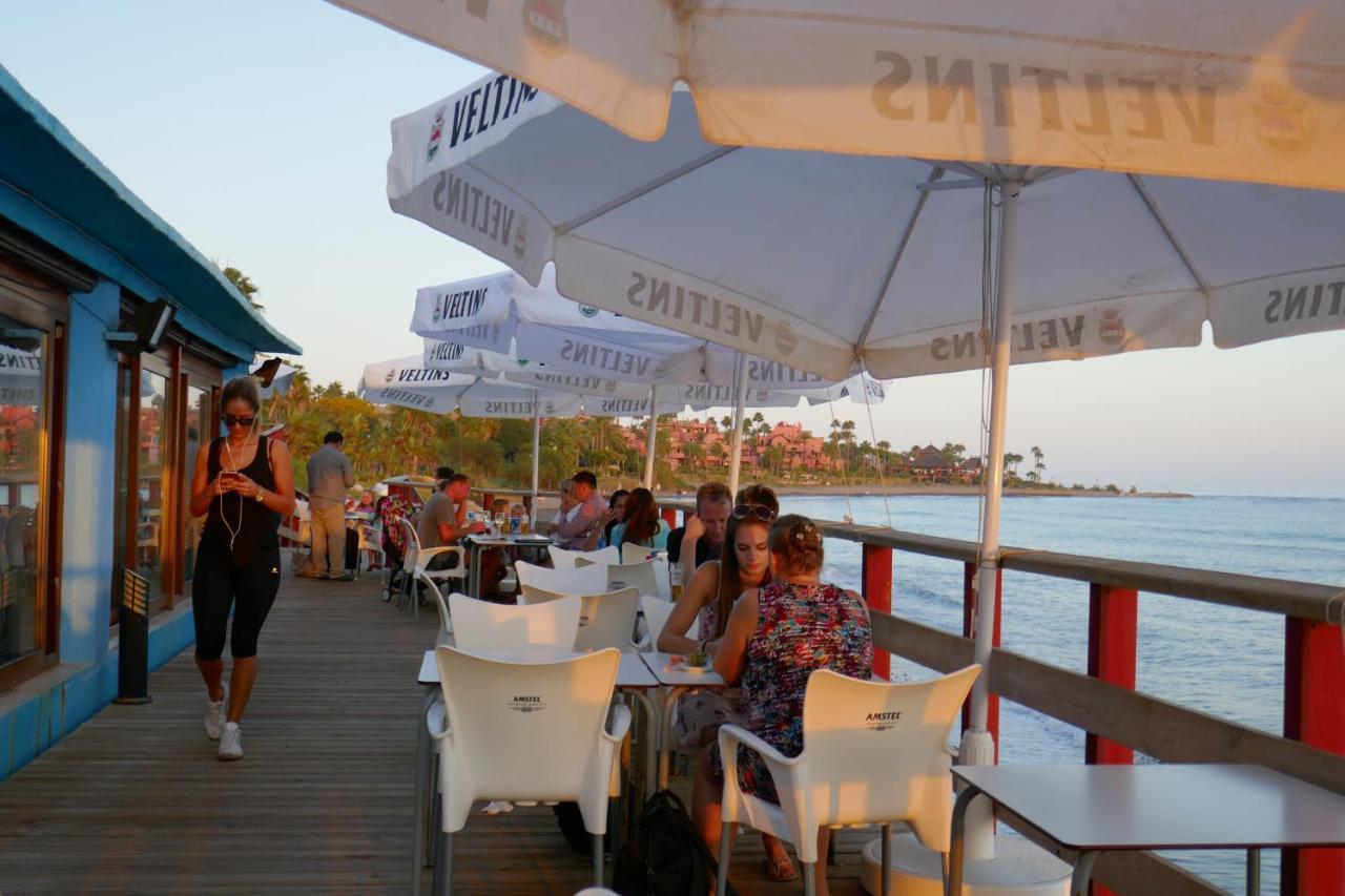 Salinas. Apartment For 4. Terrace/Parking/Pools/Gym/4Mins Beach Estepona Dış mekan fotoğraf